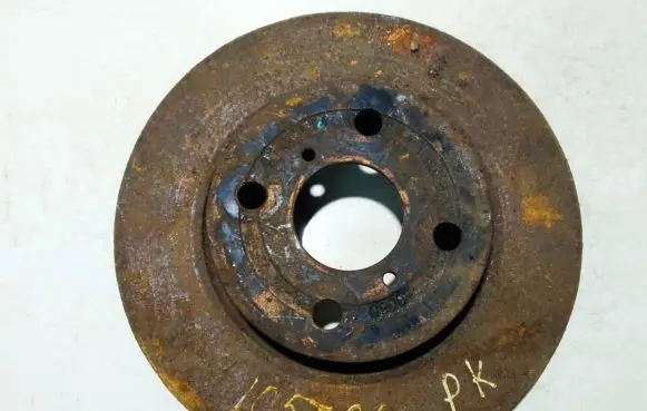 Toyota Yaris Front brake disc ventilated
