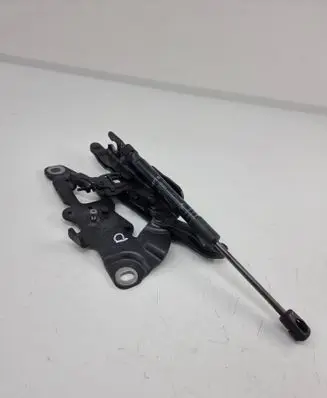 Engine bonnet/hood hinges