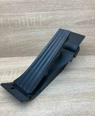 BMW 7 E65 E66 Accelerator throttle pedal 6766930 25916010 USED