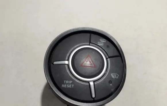 SsangYong Kyron Hazard light switch 201004218