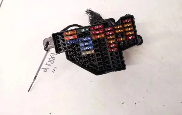 Volkswagen PASSAT B6 Fuse box set