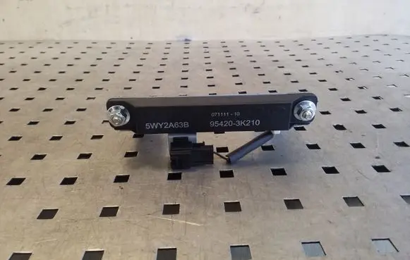 Hyundai ix35 Aerial antenna amplifier 954203K210