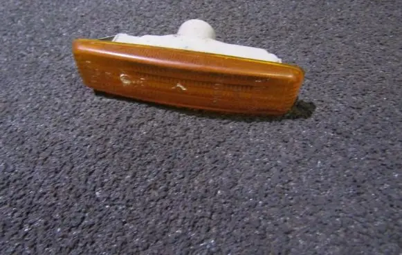 Front fender indicator light