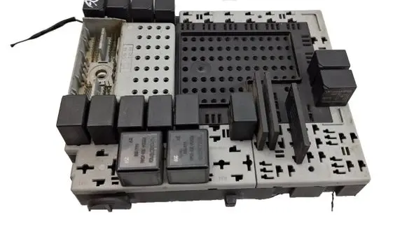 Volvo S80 Fuse module 9494594