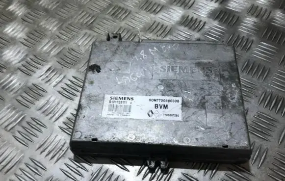 Renault Laguna I Engine control unit/module 7700867290 hom7700860308