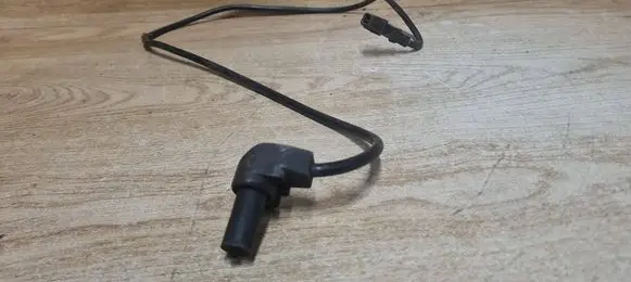 Volvo S40, V40 Crankshaft position sensor 10549402 1275139