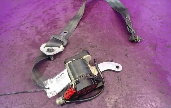 Nissan Micra Front seatbelt
