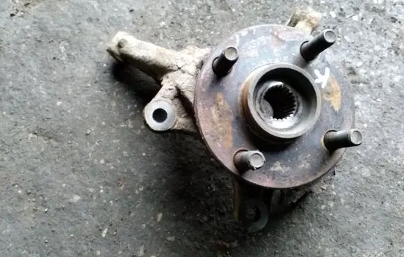 Toyota Yaris Front wheel hub spindle knuckle