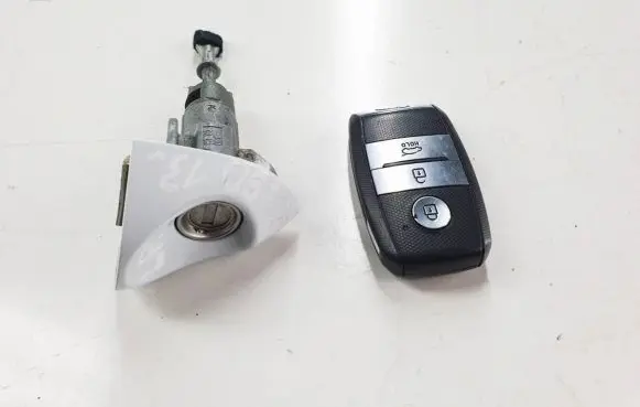 KIA Pro Cee'd II Ignition key/card 