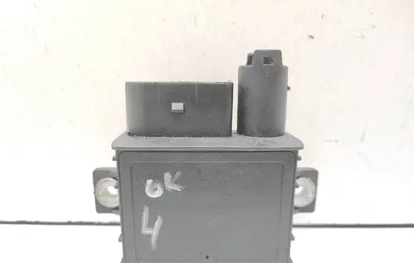 BMW 3 E90 E91 Glow plug pre-heat relay 441061b3009