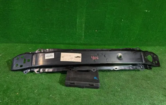 Toyota Yaris Front bumper support beam 