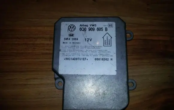 Volkswagen PASSAT B5 Airbag control unit/module 6Q0909605B 5WK42869