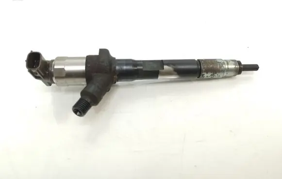 Fuel injector