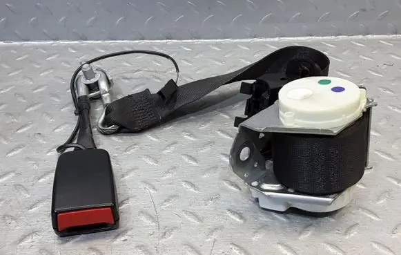 Mercedes-Benz S W221 Middle seatbelt (rear) 33021835 33055612 33035173