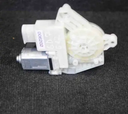 BMW 7 G11 G12 Rear door window regulator motor 7181704