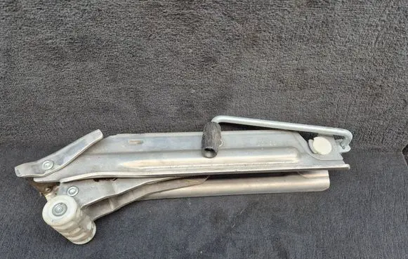 Audi A6 S6 C6 4F Lift Jack 4F0011031