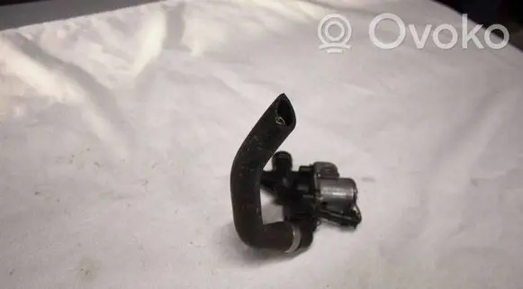 Mercedes-Benz CLS C219 Coolant heater control valve A2722000031