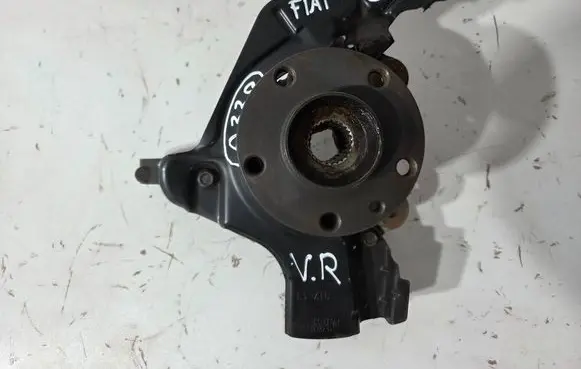 Fiat 500L Front wheel hub spindle knuckle A339