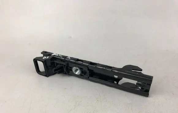 Volkswagen Tiguan Seat belt height adjuster 4M0857819