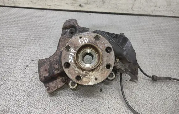 Opel Corsa D Front wheel hub spindle knuckle