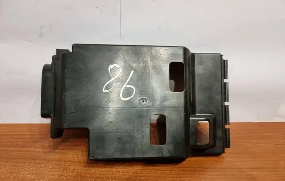Mercedes-Benz GL X166 Fuse box cover A1665400080