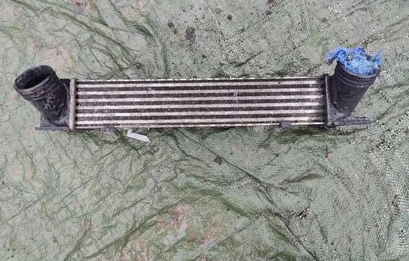 BMW 3 E90 E91 Intercooler radiator 17517800682