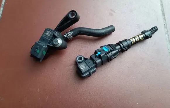 Renault Trafic III (X82) Air pressure sensor 223659870R HMGT8614R 026123200Z