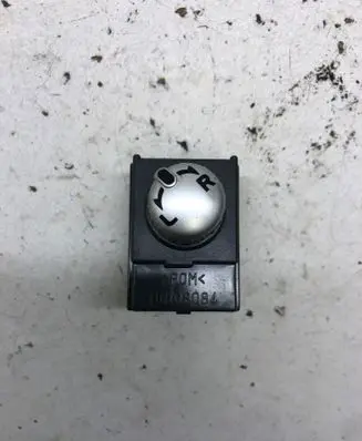 Mitsubishi Colt Wing mirror switch MN108084