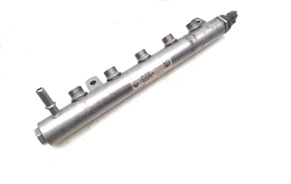 Opel Vivaro Fuel main line pipe 8201323501 175214823R