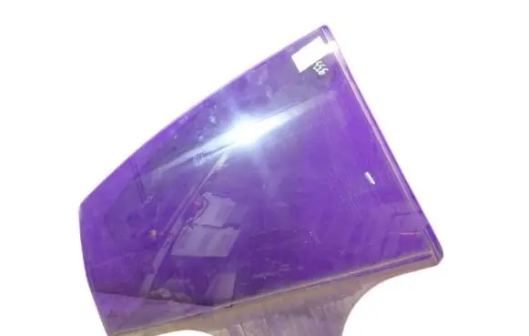 Volkswagen PASSAT B5.5 Front door window glass four-door