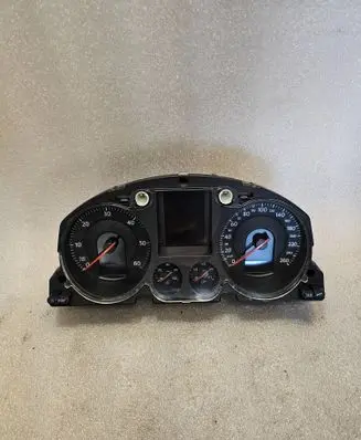 Volkswagen PASSAT B6 Speedometer (instrument cluster) V0002000 3C0920871K