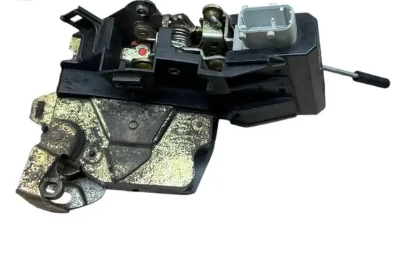BMW 5 E39 Rear door lock 8166245 4062075