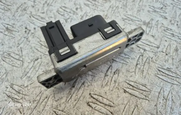 Volvo V60 Glow plug pre-heat relay 31431776
