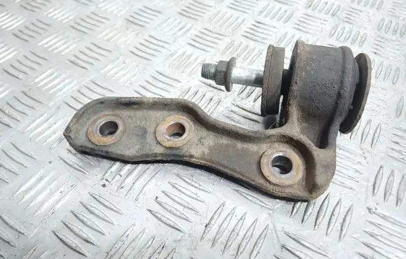 KIA Sorento Front differential mounting bracket 