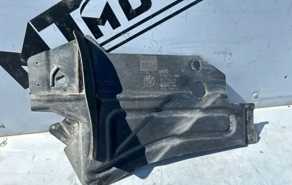 BMW 3 E90 E91 Other engine bay part 15677210 7116912
