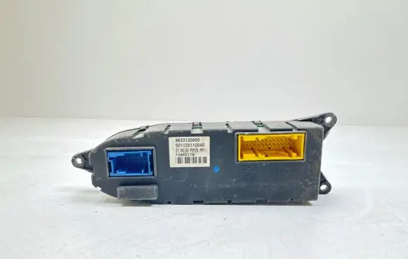 Peugeot 607 Door control unit/module 9633120680 74860178 501135110040