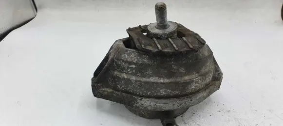 BMW 5 E60 E61 Engine mount bracket 676109104 1594612 586311