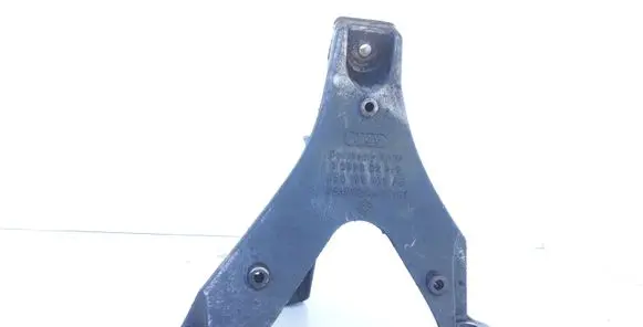 Audi A4 S4 B7 8E 8H Engine mounting bracket 8E0199308AR