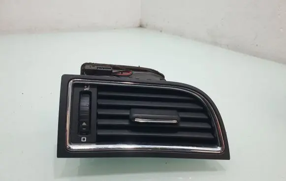 Skoda Superb B6 (3T) Dashboard side air vent grill/cover trim 3T0819702