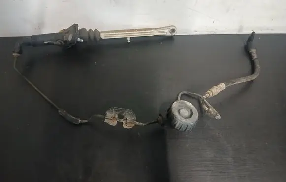 Volvo S60 Clutch master cylinder 30713421