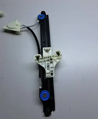 Seat Altea XL Rear window lifting mechanism without motor