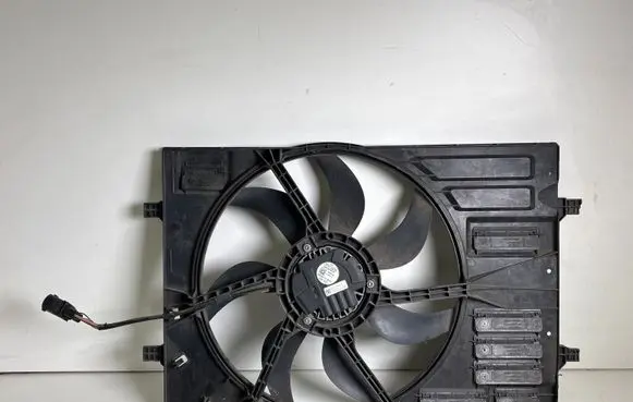 Audi A3 S3 8V Electric radiator cooling fan 5Q0121205AQ