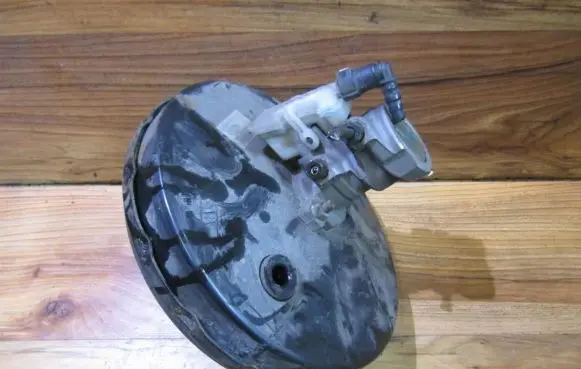 Ford Focus Brake booster 98ab2b196ch