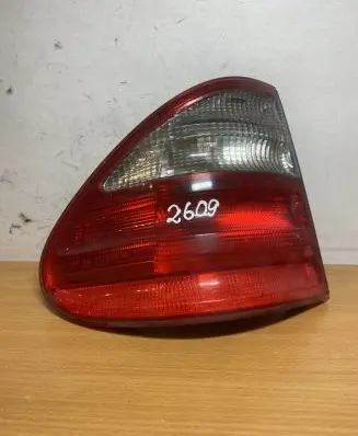 Mercedes-Benz E W210 Rear/tail lights A2108205364 C2609