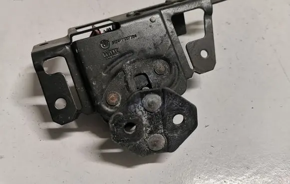BMW X3 E83 Tailgate/trunk/boot lock/catch/latch 7057364