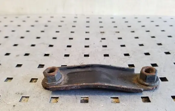 Volvo S80 Engine mounting bracket 6G926P082AB