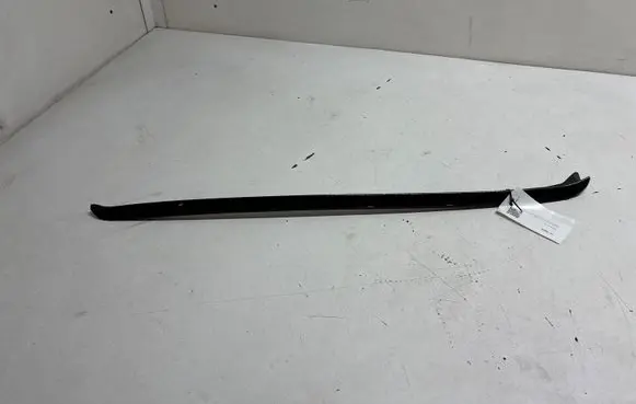 BMW X6 E71 Windshield trim 7143540