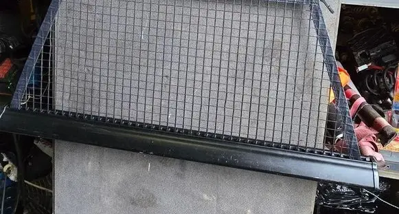 Volkswagen Golf IV Parcel shelf load cover brak