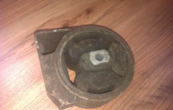Volkswagen Golf II Engine mount bracket 191199262b