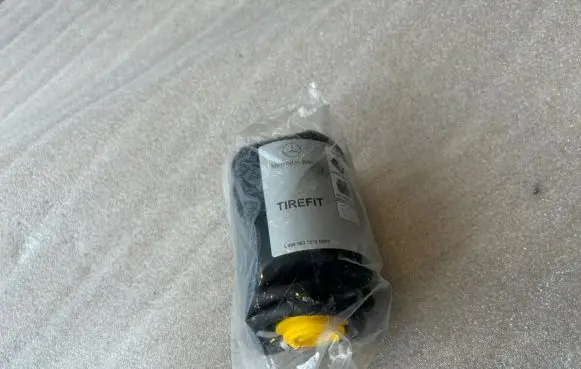 Mercedes-Benz E W212 Air suspension compressor A0005849808 0005849808